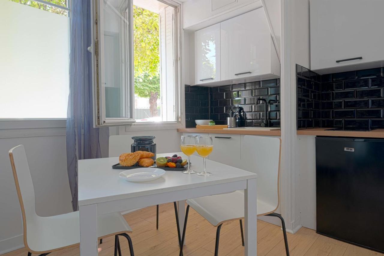 Appartamento Charmant 2 Pieces A Issy- Les -Moulineaux Esterno foto