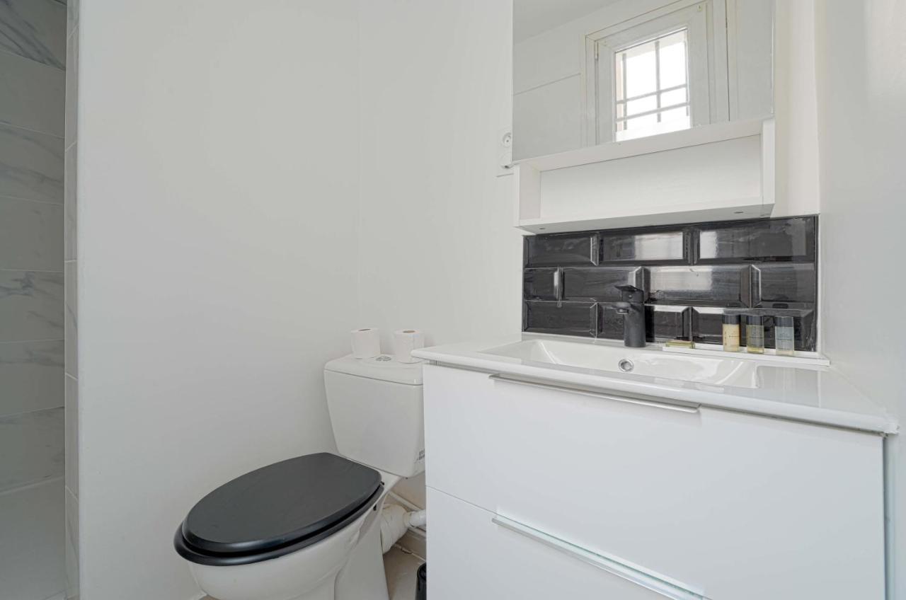 Appartamento Charmant 2 Pieces A Issy- Les -Moulineaux Esterno foto
